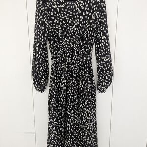 Elegant Black and White Patterned Dress